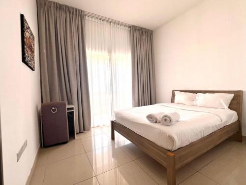 Al Hamra Village Apartment | Two Bed Room Apartment with Balcony and sea view by Hala Holiday Homes