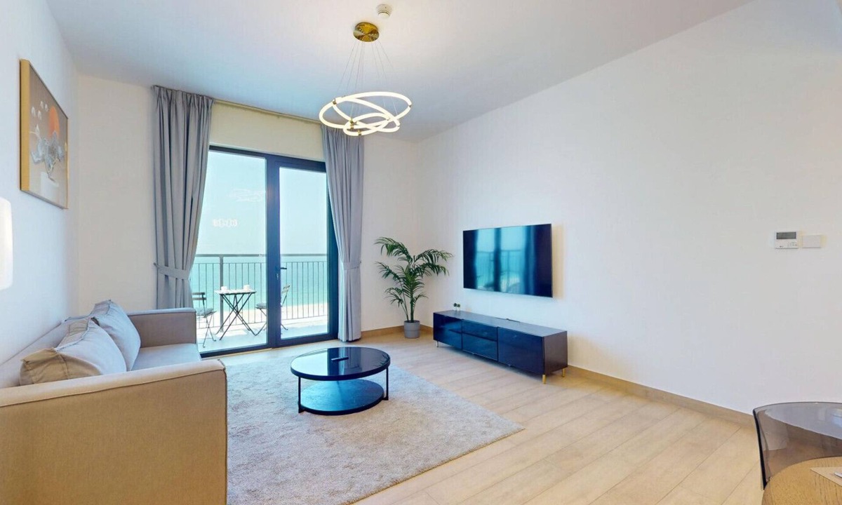 Dubai Apartment | Upgraded 1 Bedroom l Sea Views & Beach Access