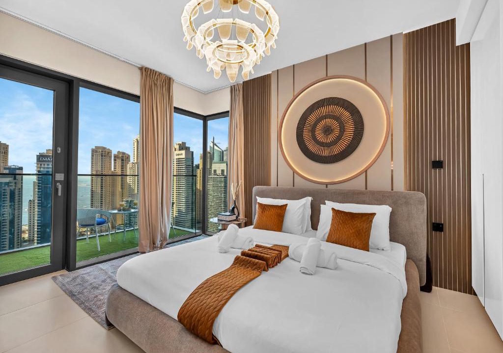 Dubai Marina Apartment | Vida Yacht Club # Up-scale 2BHK # Marina,Sea & Ain View