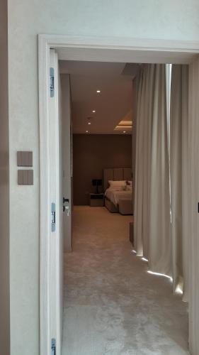 Palm Jumeirah Villa | World Class 6 BDR Villa In Signature Palm