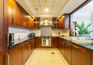 Luxury 2BR|Burj Khalifa Fountain View w/Pool, Gym, and Near Dubai Mall