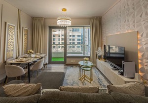 Luxury 2BR|Burj Khalifa Fountain View w/Pool, Gym, and Near Dubai Mall
