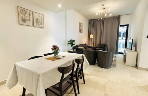 Al Muraqqabat Apartment | 1-bedroom apartment with AC in vibrant Dubai