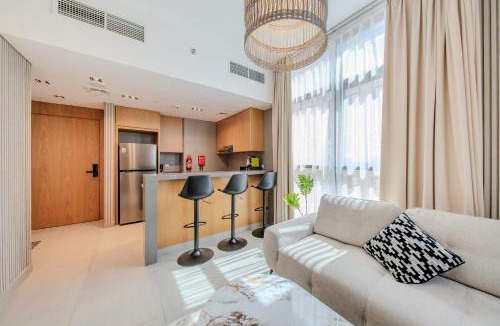 Sharjah Apartment | 1BR The Golden Souq by Blue Cloud Holidays