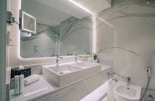 Al Muraqqabat Hotel | 2 Units | Explore Dubai | Burj Khalifa, Dubai Mall & Downtown Metro Access
