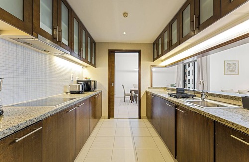 Downtown Dubai Apartment | 3BR with Burj Khalifa View | 11 Min to Burj Khalifa & Dubai Mall