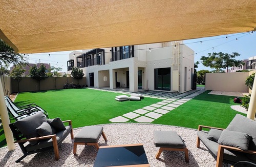 Abu Dhabi Villa | 5-Beds Coastal Villa with Garden, Pool, Beaches & Parks