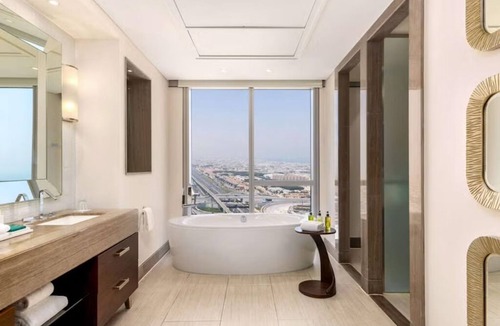 Sheikh Zayed Road Hotel | 5-Star 1-Bedroom Suite in Dubai with Gorgeous View of Dubai Water Canal