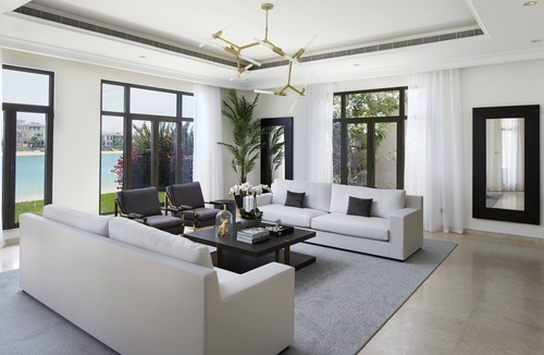 Palm Jumeirah Villa | 7,000 sq ft Palm Beachfront Estate, 6 Bed Ensuite, Private Pool