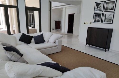 Palm Jumeirah Villa | 7,000 sq ft Palm Beachfront Estate, 6 Bed Ensuite, Private Pool