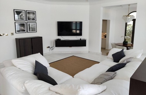 Palm Jumeirah Villa | 7,000 sq ft Palm Beachfront Estate, 6 Bed Ensuite, Private Pool