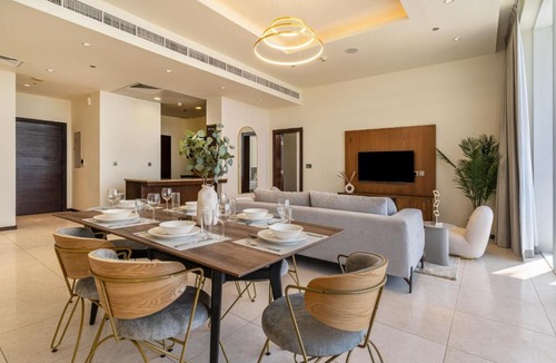 Old Dubai Apartment | Allsopp & Allsopp - Full Sea View 2-Bedroom with Maid's Room Apartment in Tanzanite, Palm Jumeirah