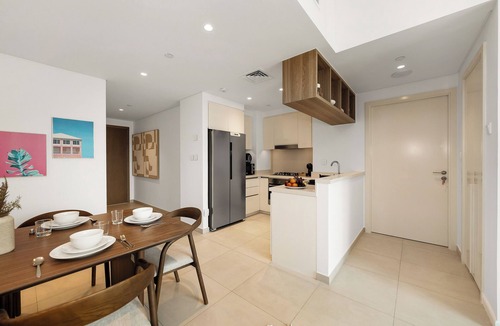 Bur Dubai Apartment | Amazing view Burj | 5mn Dubai Mall | Pool & Gym