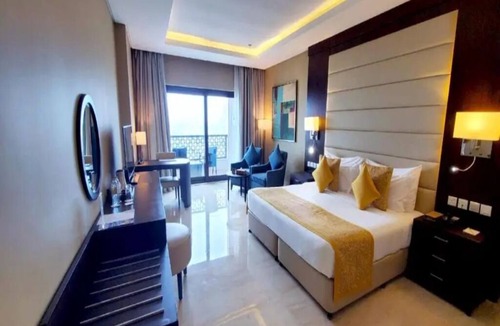 Al-Fujairah Hotel | Bask in Indian Ocean Views from a Bright & Spacious Seaside Room