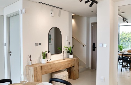 Dubai Marina Villa | Beachfront Townhouse SEA BREEZE