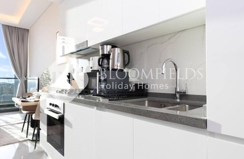 Al Barsha Apartment | Bloomfields CharmingStu Samana view
