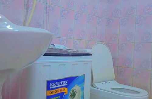 Al Ain Apartment | Blue Rest Room
