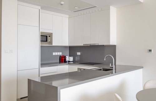 Al Wasl Apartment | Blueground | Al Wasl, pool, nr Canal