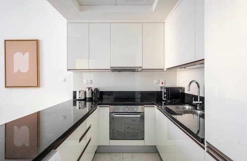 Business Bay Apartment | Blueground | Business Bay, pool, nr Canal