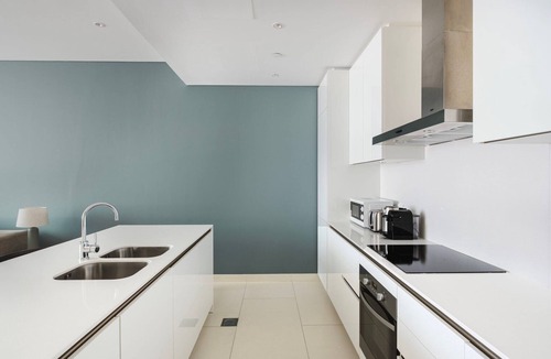 Al Wasl Apartment | Blueground | City Walk, balcony, nr park