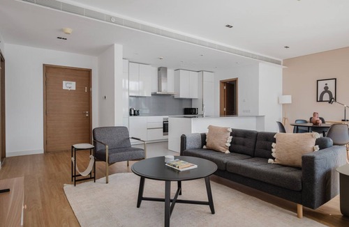 Al Wasl Apartment | Blueground | City Walk, pool, nr Park