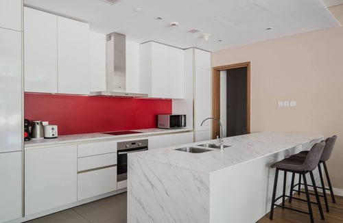 Al Wasl Apartment | Blueground | City Walk, pool, nr City Walk Park