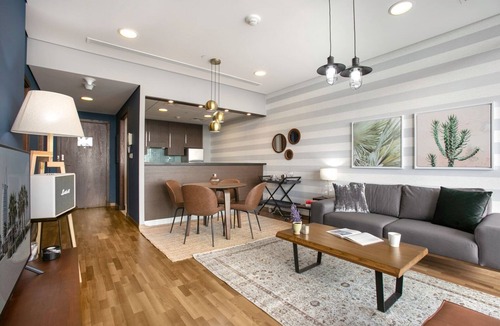 Trade Centre Area Apartment | Blueground | DIFC, pool, nr Burj Khalifa