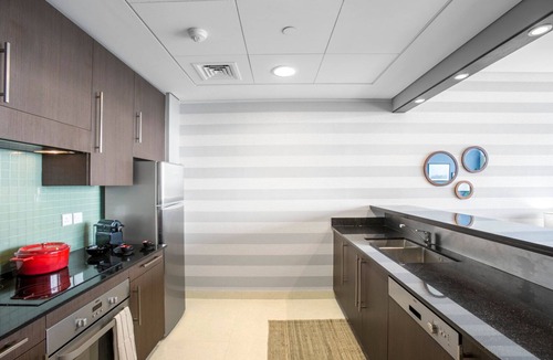 Trade Centre Area Apartment | Blueground | DIFC, pool, nr Burj Khalifa