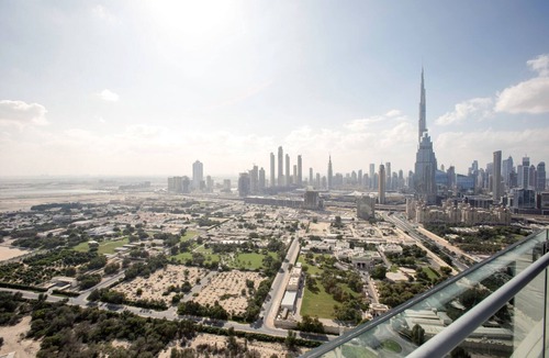 Trade Centre Area Apartment | Blueground | DIFC, pool, nr Burj Khalifa