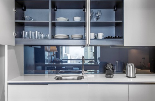DIFC Apartment | Blueground | DIFC, pool, nr Dubai Aquarium