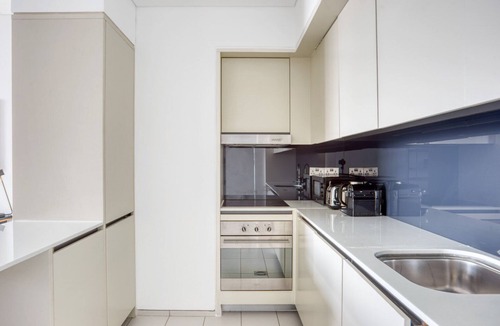 DIFC Apartment | Blueground | DIFC, pool, nr Burj Khalifa