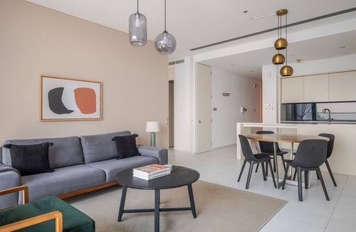 DIFC Apartment | Blueground | DIFC, pool, nr Burj Khalifa
