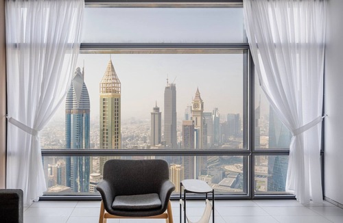 DIFC Apartment | Blueground | DIFC, pool, nr Dubai Aquarium