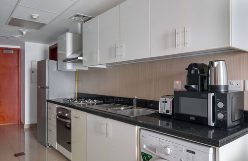 DIFC Apartment | Blueground | DIFC, shared pool, nr Dubai Mall