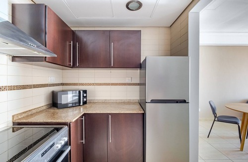 Jumeirah Lake Towers Apartment | Blueground | JLT Cluster J, pool, nr Lake