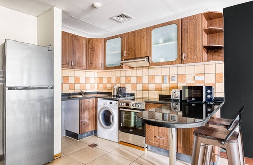 Jumeirah Lake Towers Apartment | Blueground | JLT, pool, nr Dubai Marina