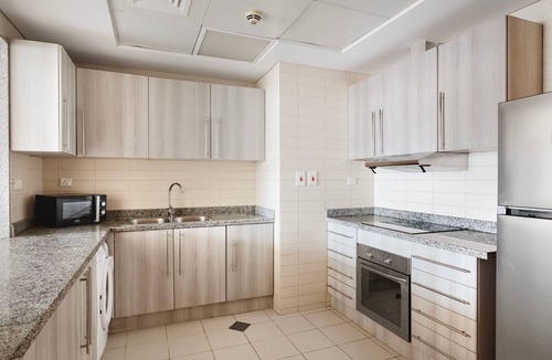 Jumeirah Lake Towers Apartment | Blueground | JLT, pool, nr Dubai Marina