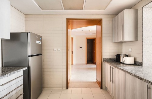 Jumeirah Lake Towers Apartment | Blueground | JLT, pool, nr Dubai Marina