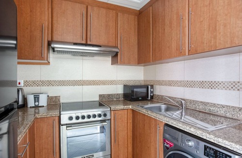 Jumeirah Lake Towers Apartment | Blueground | JLT, shared pool, nr Dubai Marina
