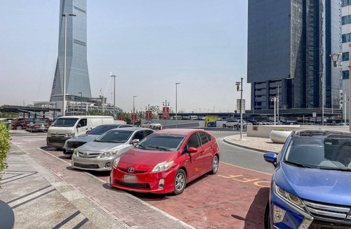 Jumeirah Lake Towers Apartment | Blueground | JLT, shared pool, nr Marina