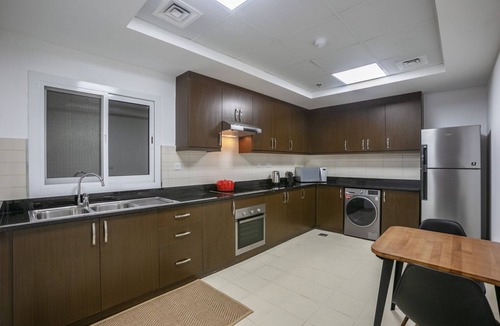 Trade Center Apartment | Blueground | Trade Centre 1, pool, nr Dubai Mall