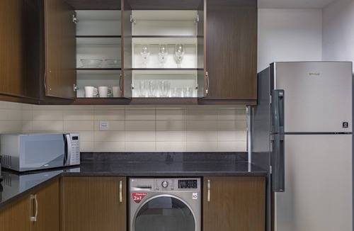 Trade Center Apartment | Blueground | Trade Centre 1, pool, nr Dubai Mall