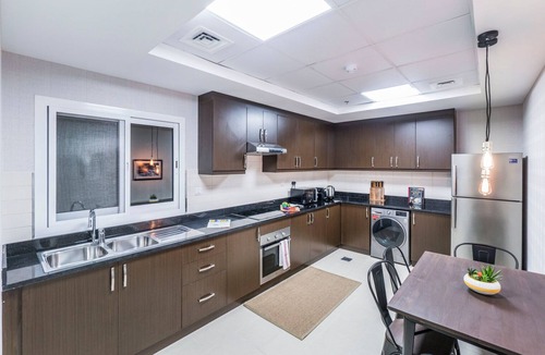 Trade Center Apartment | Blueground | Trade Centre 1, pool, nr Dubai Mall