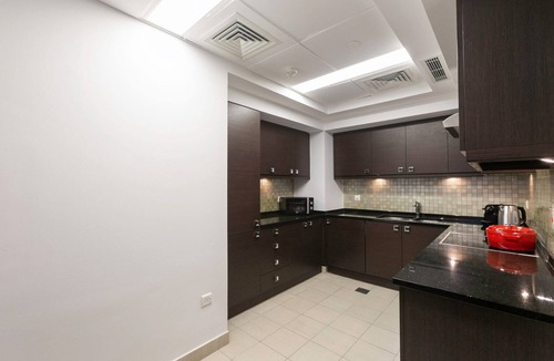 Trade Center Apartment | Blueground | Trade Centre 1, pool, nr Dubai Mall