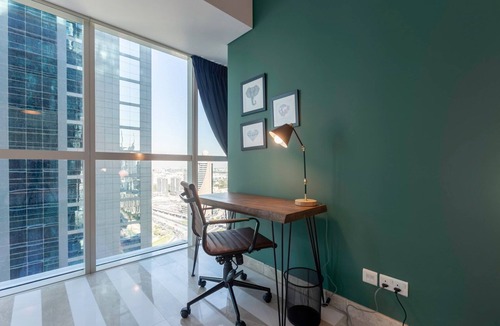 Trade Center Apartment | Blueground | Trade Centre 1, pool, nr Dubai Mall