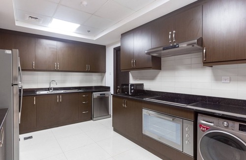 Trade Center Apartment | Blueground | Trade Centre 1, pool, nr Dubai Mall