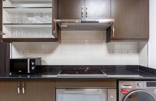 Trade Center Apartment | Blueground | Trade Centre 1, pool, nr Dubai Mall