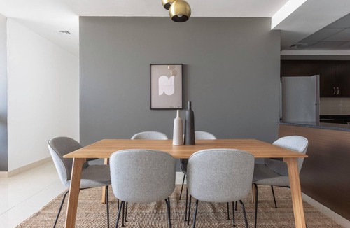 Trade Center Apartment | Blueground | Trade Centre 1, pool, nr Dubai Mall