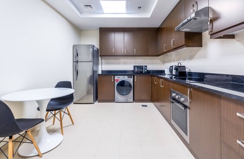 Trade Center Apartment | Blueground | Trade Centre 1, pool, nr Dubai Mall