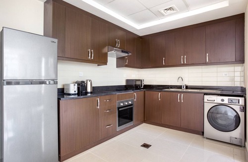 Trade Center Apartment | Blueground | Trade Centre 1, pool, nr Dubai Mall